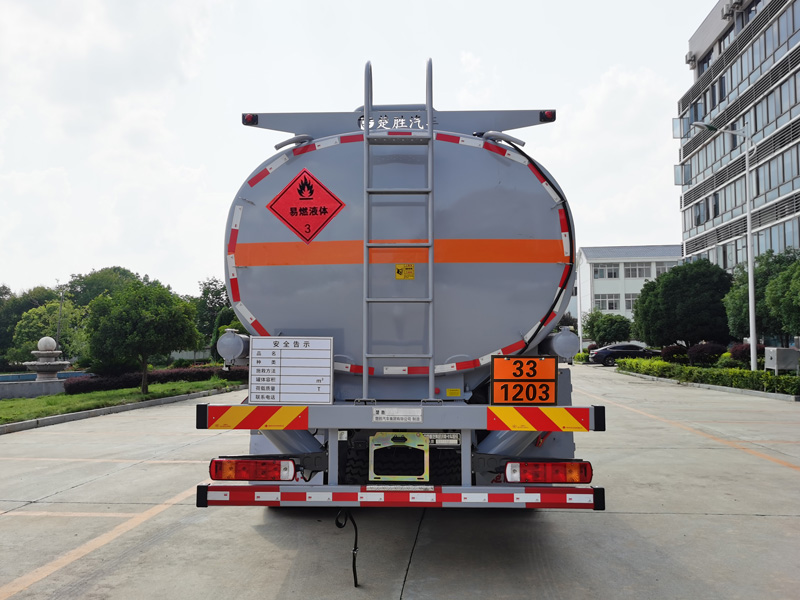 楚勝牌CSC5267GYYZ6A運油車公告圖片