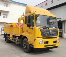 交通锥收集工程车