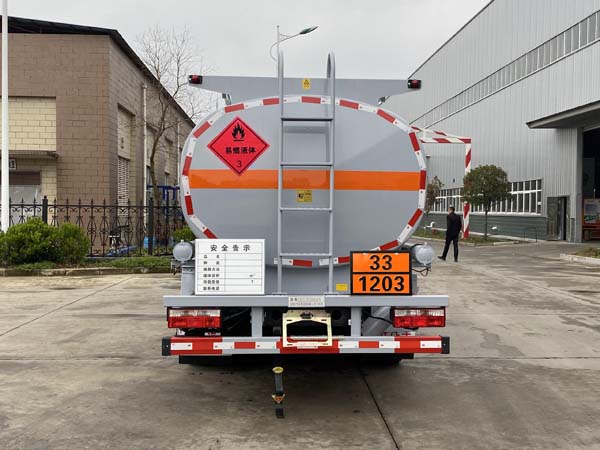 楚勝牌CSC5125GJY6加油車公告圖片