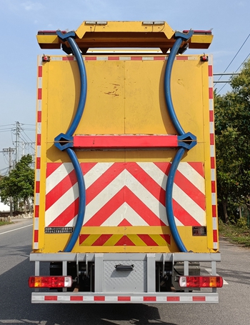 路鑫牌NJJ5122TFZ6防撞緩沖車公告圖片