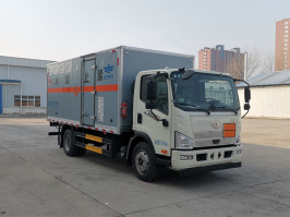 爆破器材运输车