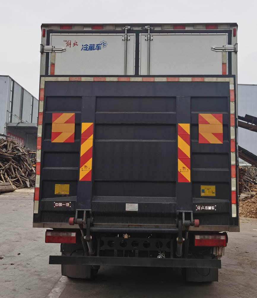 解放牌CA5070XLCP40K45L2E6A84冷藏車(chē)公告圖片