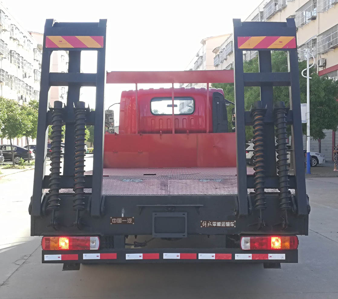 解放牌CA5160TPBP40K62L5E6A85平板運(yùn)輸車公告圖片