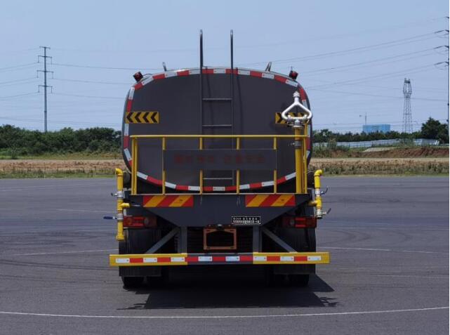 東風(fēng)牌DFV5183GPSGP6D綠化噴灑車公告圖片