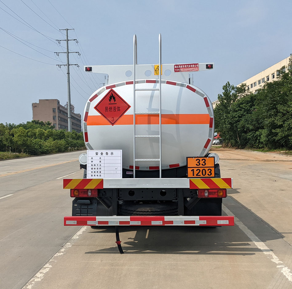 專威牌HTW5183GYYEQ6運(yùn)油車公告圖片