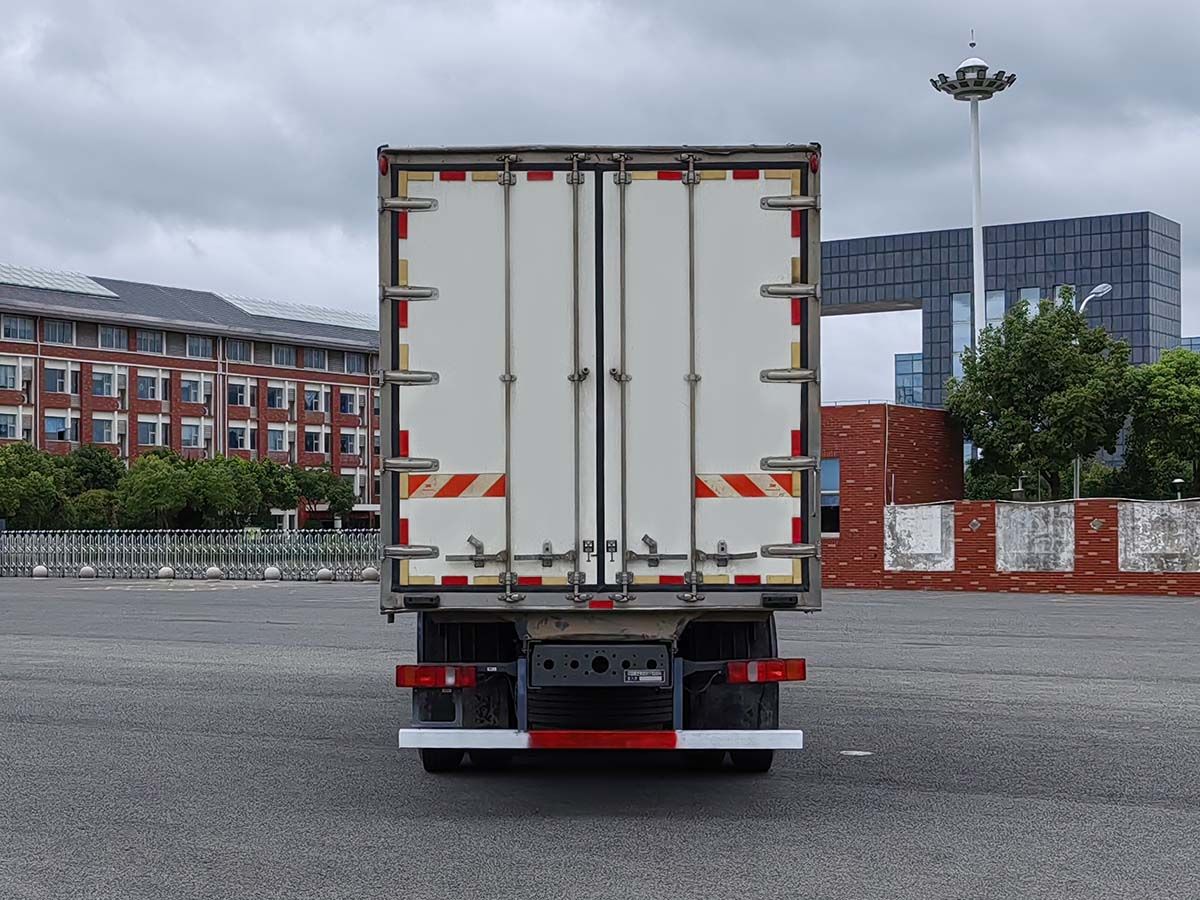 豪沃牌ZZ5327XLCV446KF1K冷藏車(chē)公告圖片