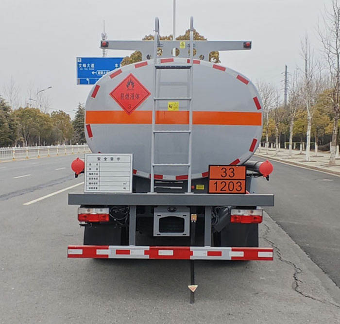 新東日牌YZR5125GYYE6運(yùn)油車公告圖片