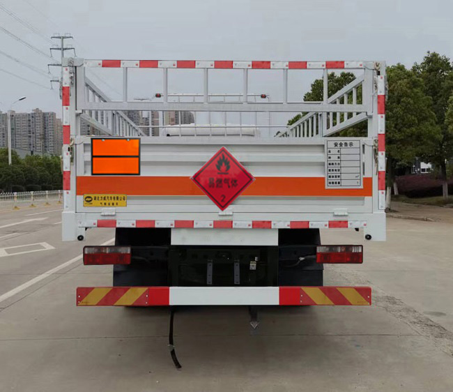 中汽力威牌HLW5180TQPEQ6氣瓶運輸車公告圖片