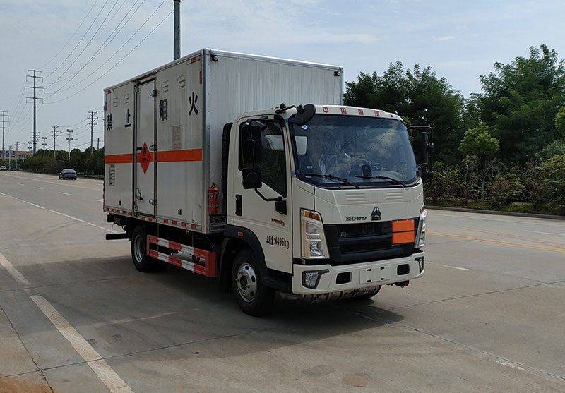 專威牌HTW5042XRQZZ6易燃?xì)怏w廂式運(yùn)輸車
