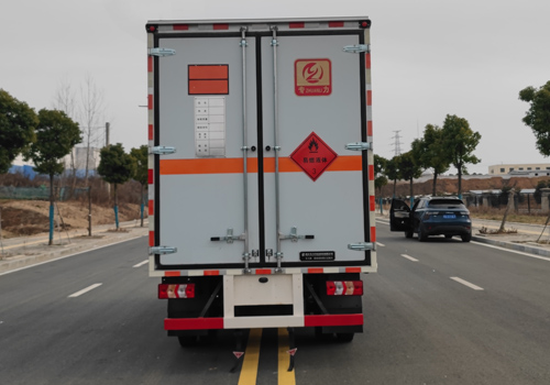 專力牌ZLC5045XRYH6易燃液體廂式運(yùn)輸車公告圖片