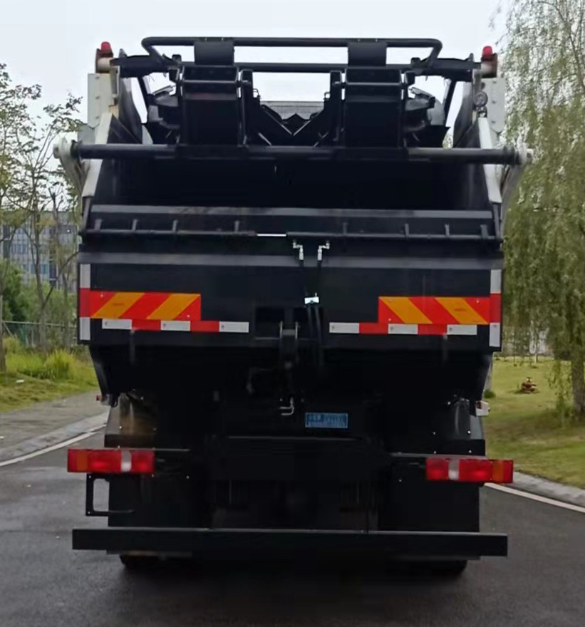 山花牌JHA5185ZYSZZC6壓縮式垃圾車(chē)公告圖片