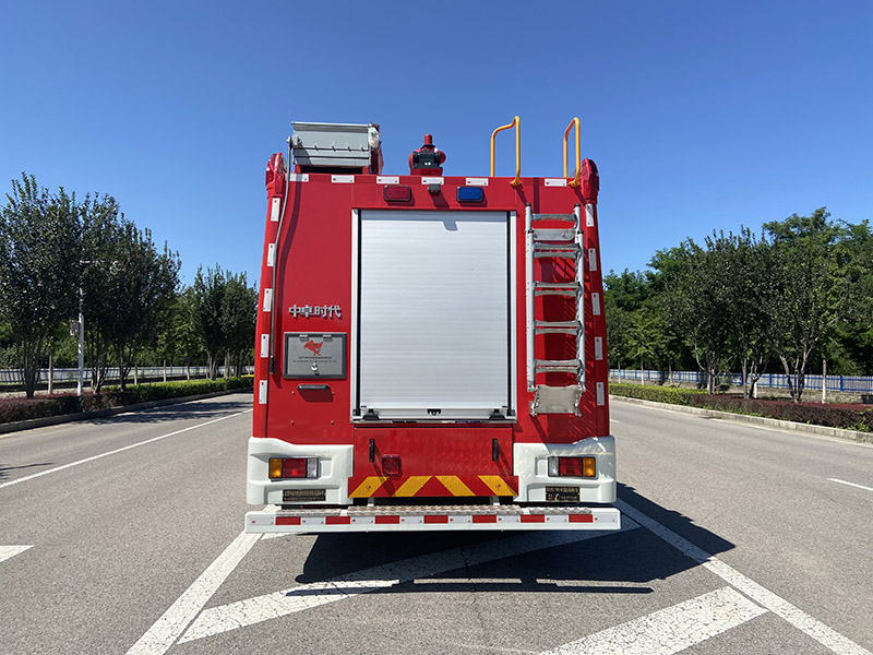中卓時(shí)代牌ZXF5180GXFSG60/W6水罐消防車公告圖片