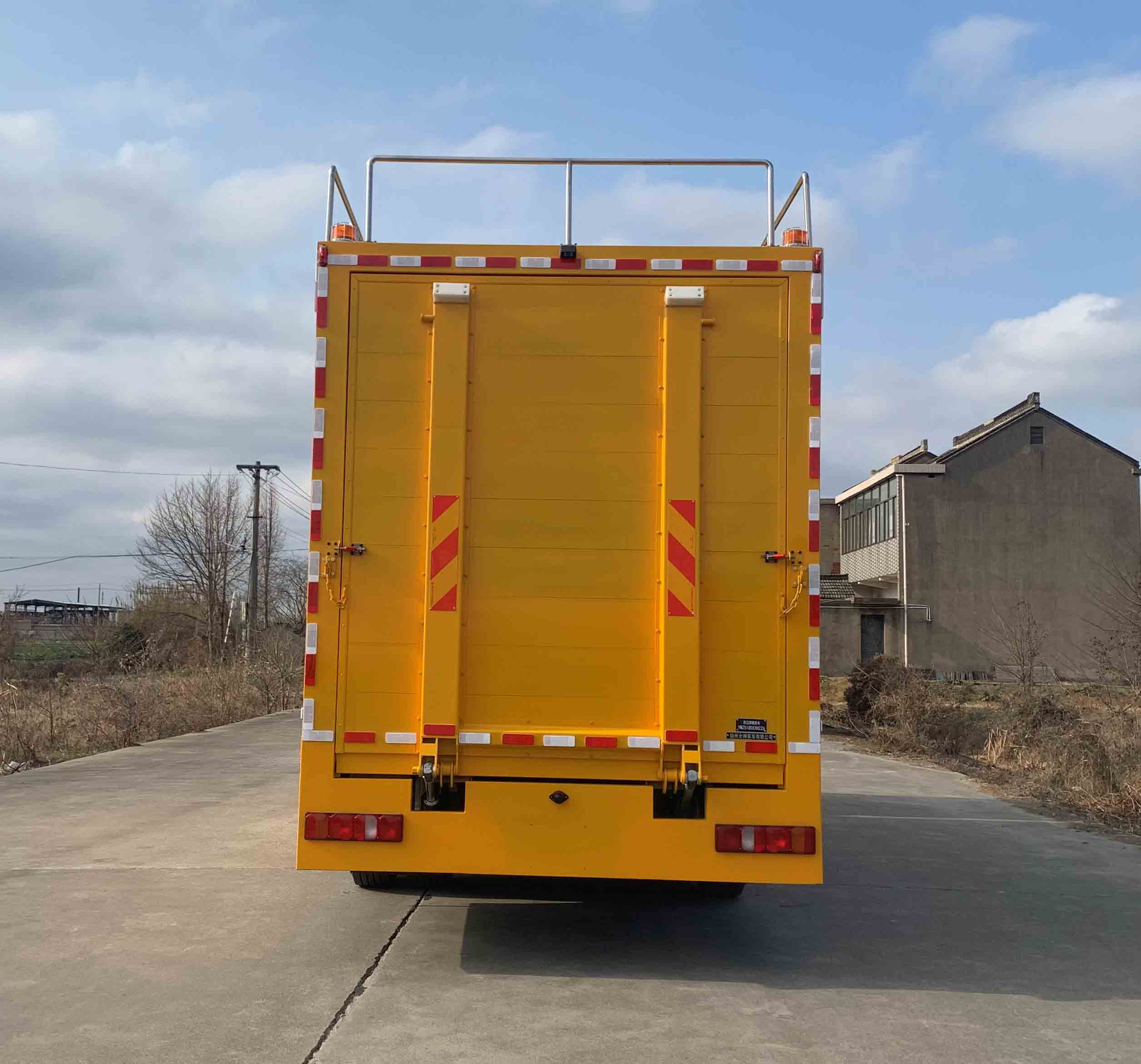 躍邁牌YMZ5160XXHZZ6救險(xiǎn)車公告圖片