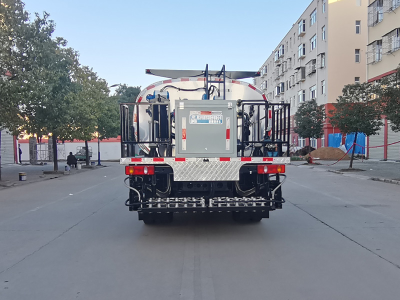 程力威牌CLW5121GLQD6瀝青灑布車公告圖片