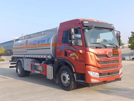 运油车
