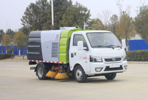 扫路车