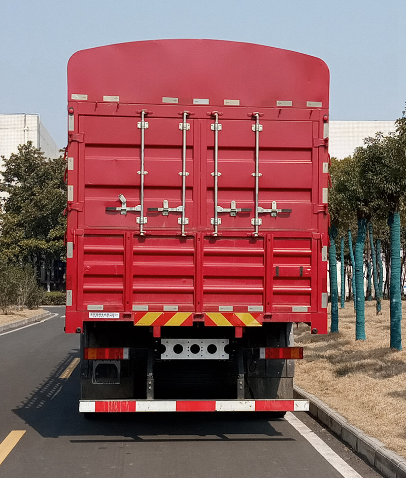 東風牌DFH5310CCYC1倉柵式運輸車公告圖片