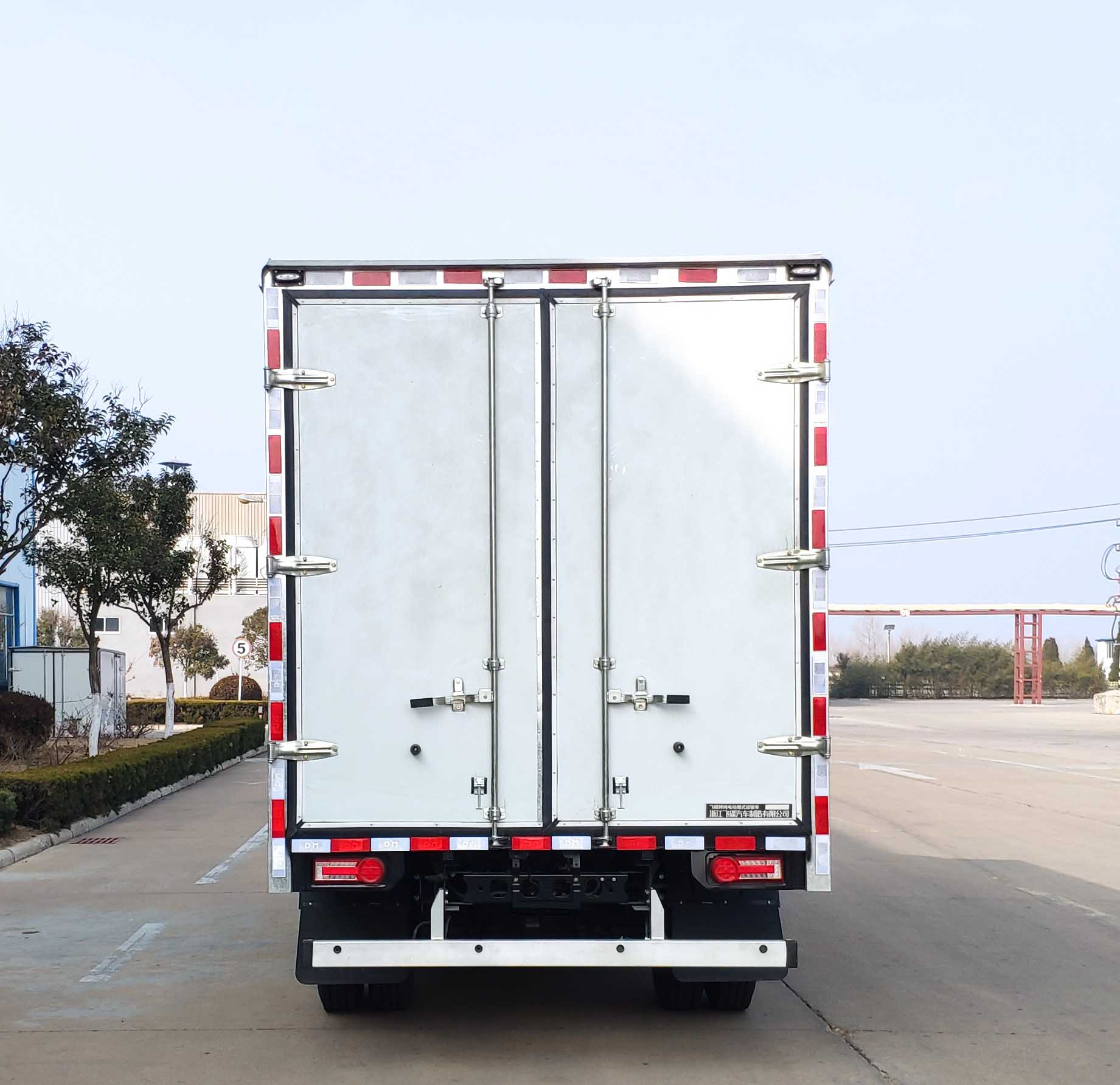 飛碟牌FD5041XXYW68BEV-1純電動廂式運輸車公告圖片