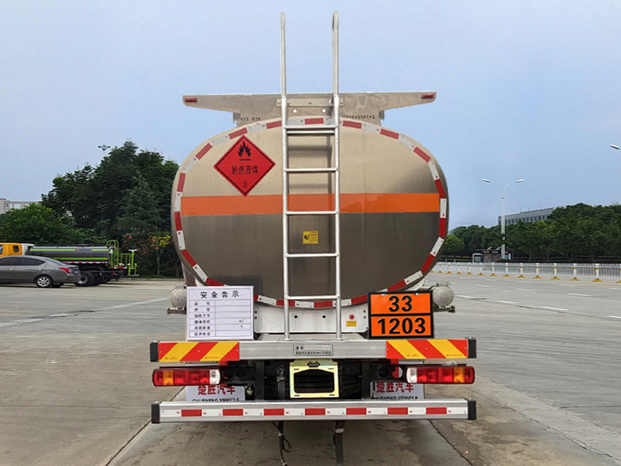 楚勝牌CSC5321GYYLB6A鋁合金運(yùn)油車公告圖片