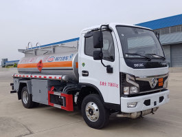 运油车