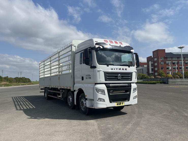 汕德卡牌ZZ5266CCYN56CHF1K倉柵式運(yùn)輸車公告圖片