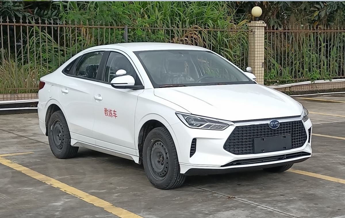 比亞迪牌BYD5022XLHBEVA純電動(dòng)教練車(chē)