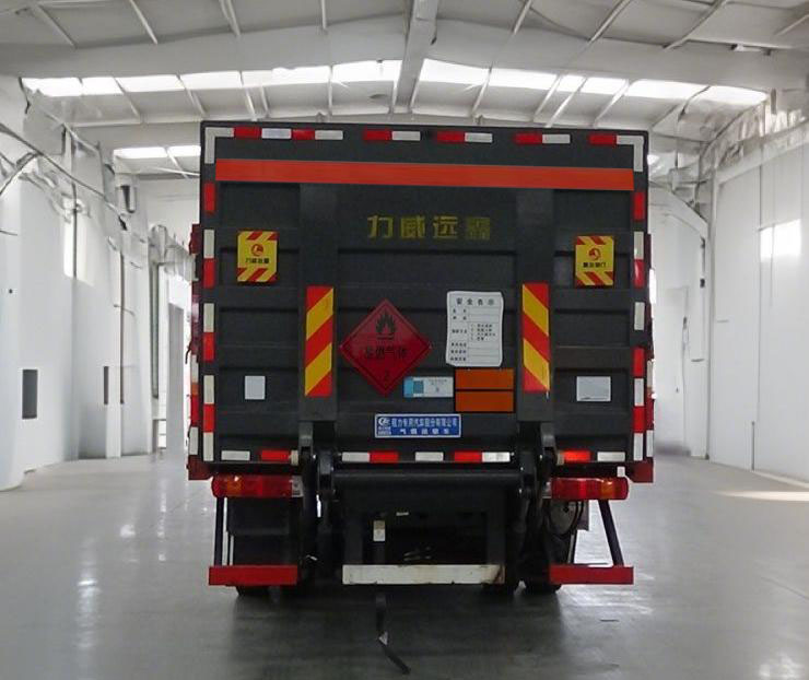 程力威牌CLW5181TQPCDP氣瓶運(yùn)輸車公告圖片