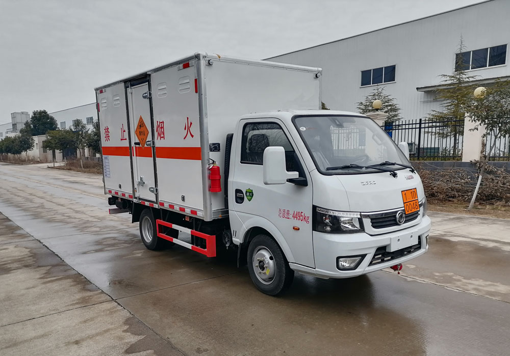 大力牌DLQ5045XQYEQ6爆破器材運輸車公告圖片