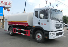 洒水车