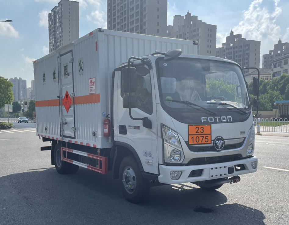 楚飛牌CLQ5048XRQ6BJ易燃?xì)怏w廂式運(yùn)輸車公告圖片