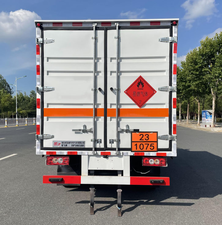 楚飛牌CLQ5048XRQ6BJ易燃?xì)怏w廂式運(yùn)輸車公告圖片