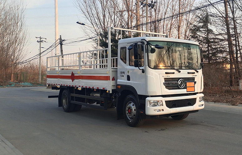 駝馬牌JLC5181TQPGJ氣瓶運(yùn)輸車公告圖片