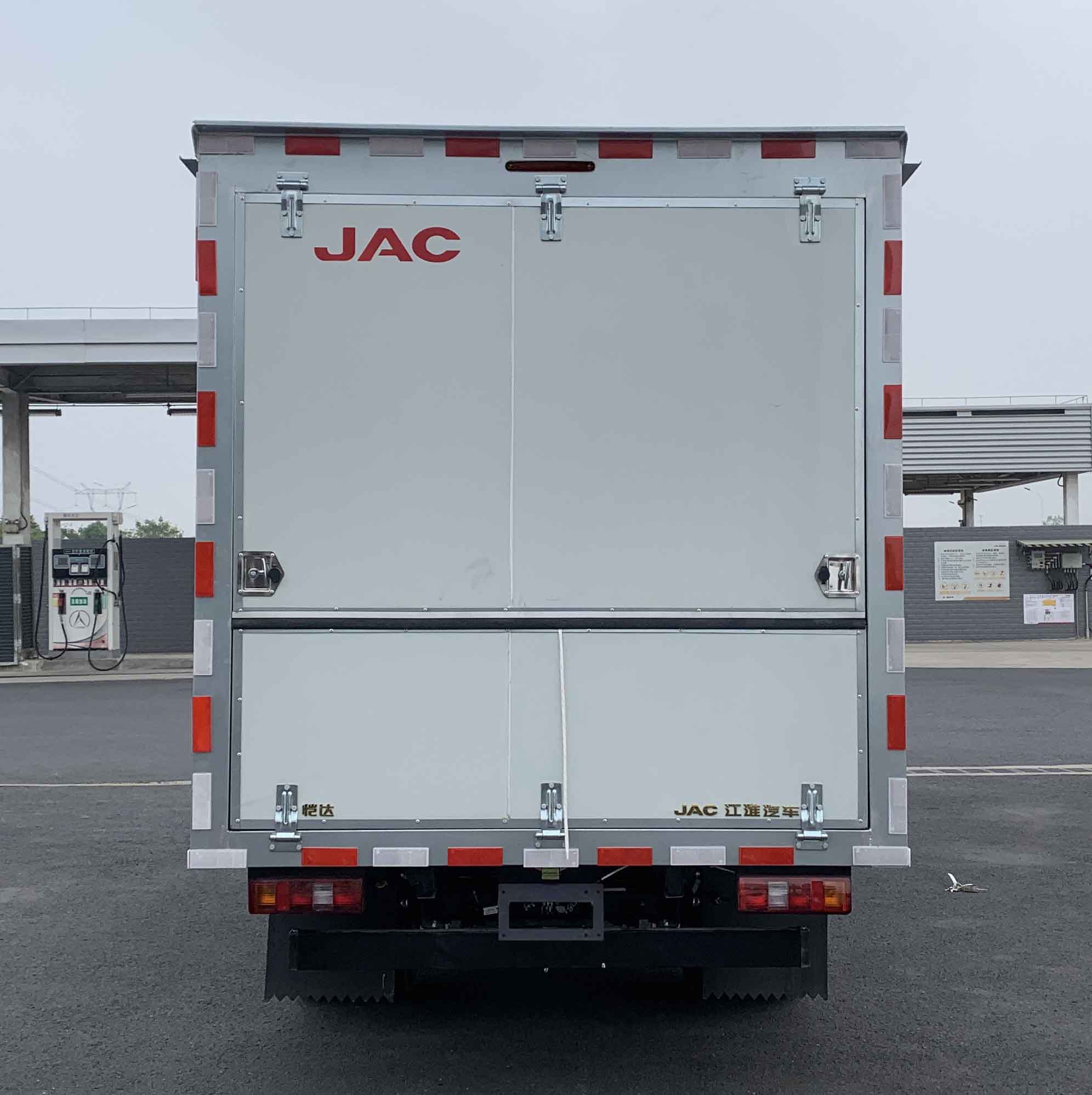 江淮牌HFC5036XYKBV3E1C1S翼開(kāi)啟廂式車(chē)公告圖片