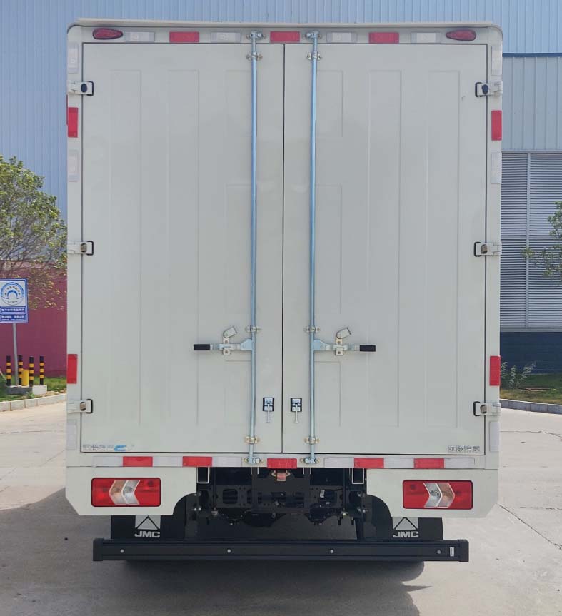 江鈴牌JX5044XXYTGB2BEV純電動(dòng)廂式運(yùn)輸車公告圖片