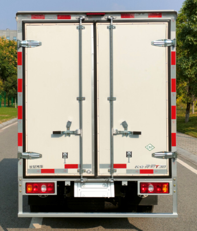 長安牌SC5031XXYDCAZ6CNG廂式運(yùn)輸車公告圖片