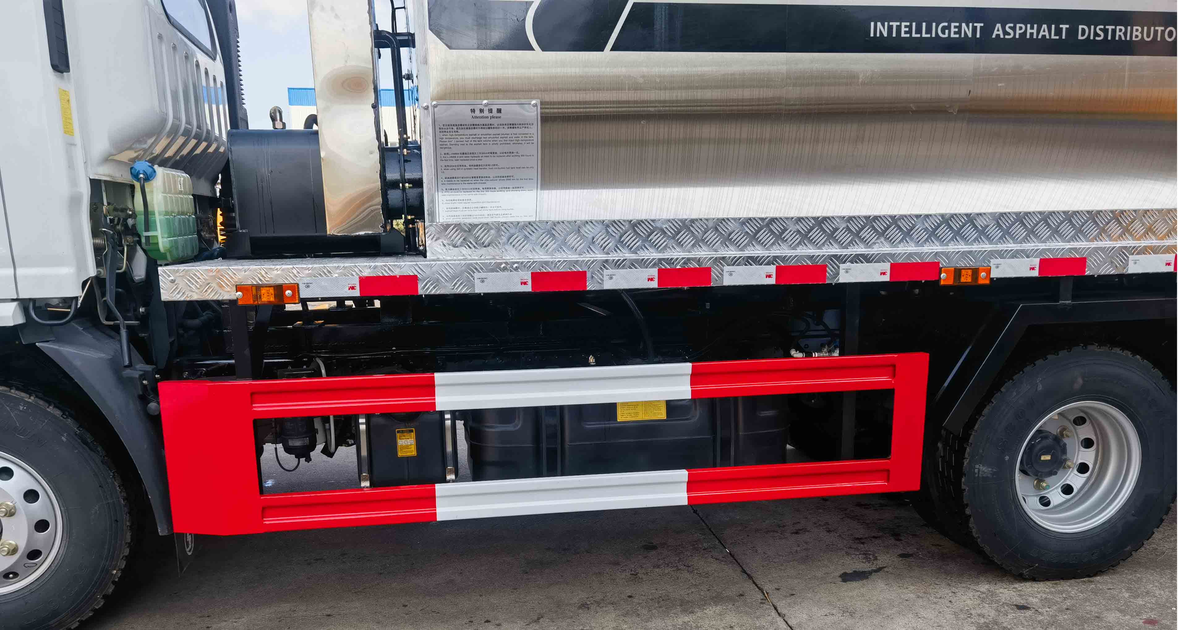 程力威牌CLW5090GLQY6瀝青灑布車公告圖片