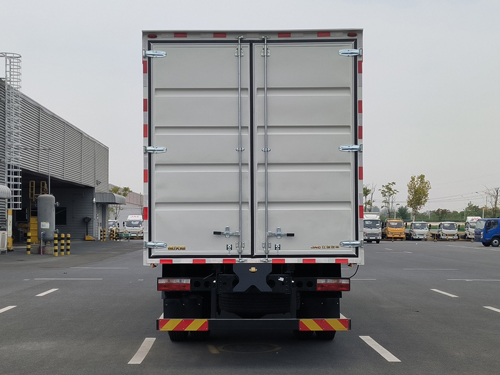 江淮牌HFC5181XXYEV5Z純電動(dòng)廂式運(yùn)輸車公告圖片