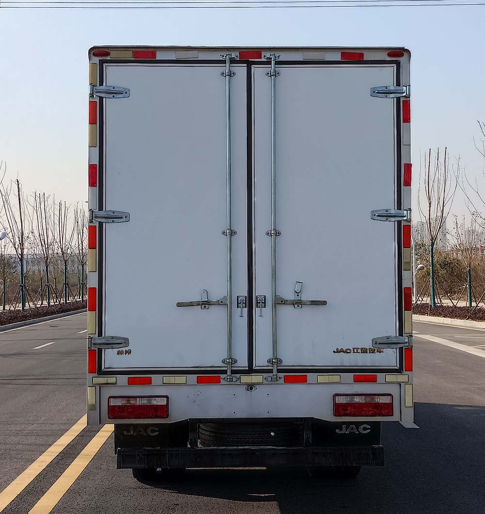 江淮牌HFC5041XXYP73K3C7S廂式運(yùn)輸車(chē)公告圖片