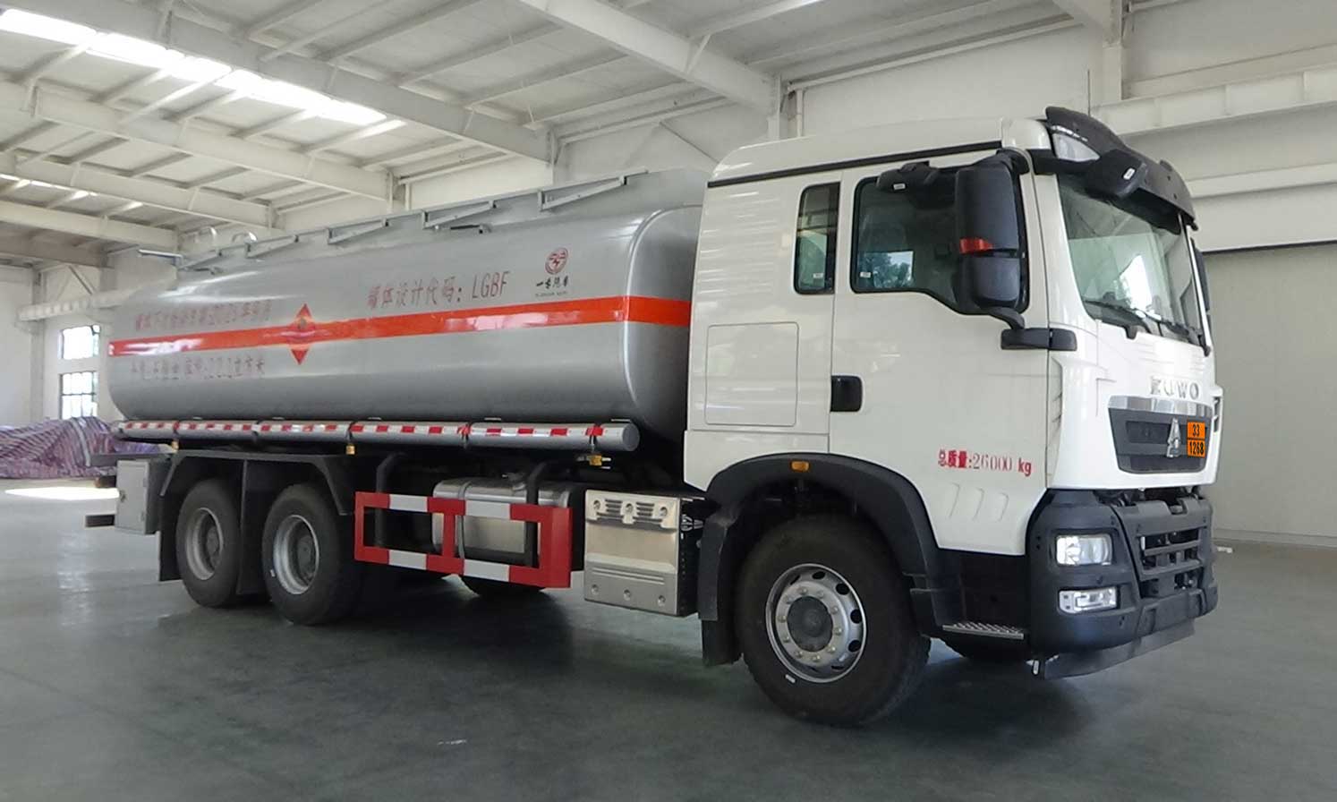 專致牌YZZ5260GRYZ6易燃液體罐式運(yùn)輸車