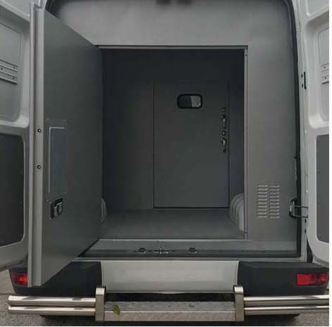 華東牌CSZ5046XYC-AMA6運(yùn)鈔車公告圖片