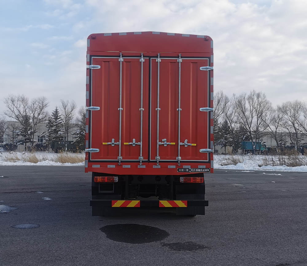解放牌CA5310CCYP62K1L5T10E6倉(cāng)柵式運(yùn)輸車公告圖片