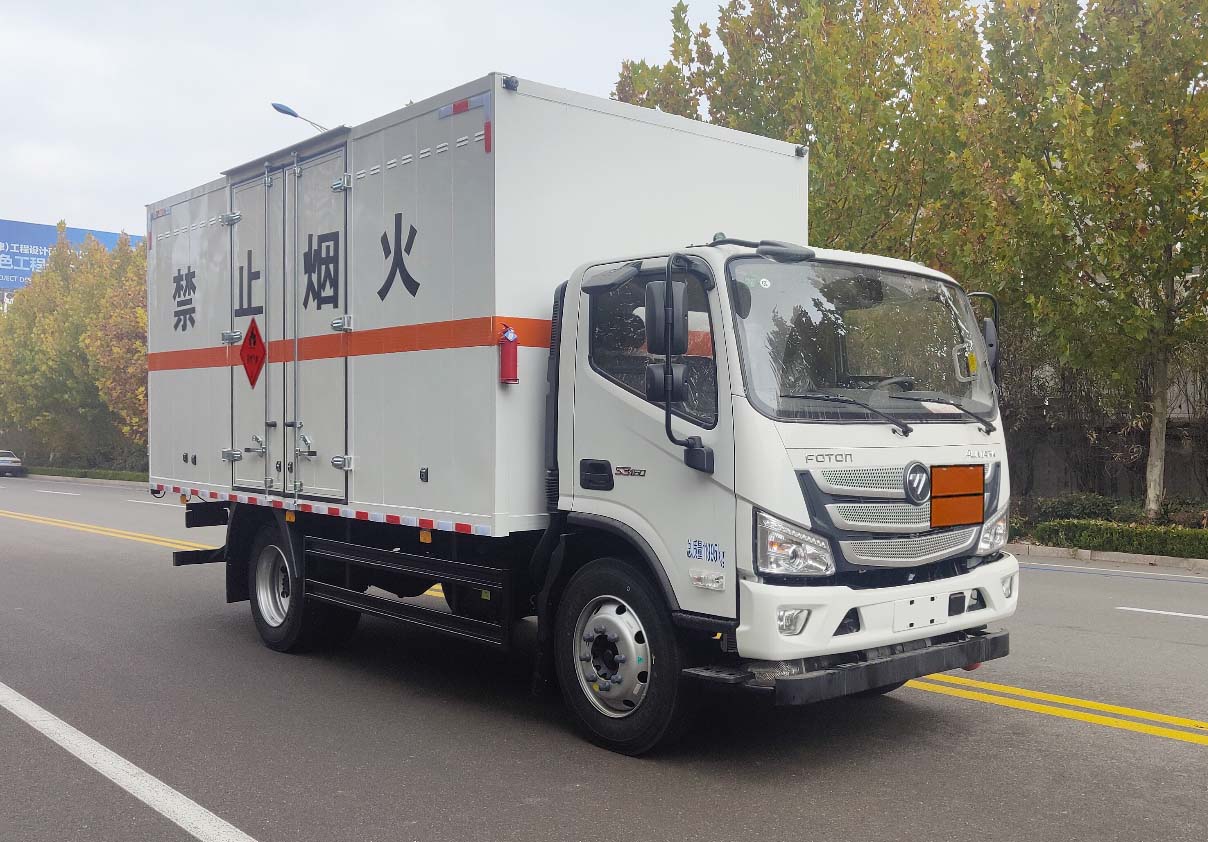 歐瑞駿升牌SRC5121XRQB6易燃?xì)怏w廂式運輸車