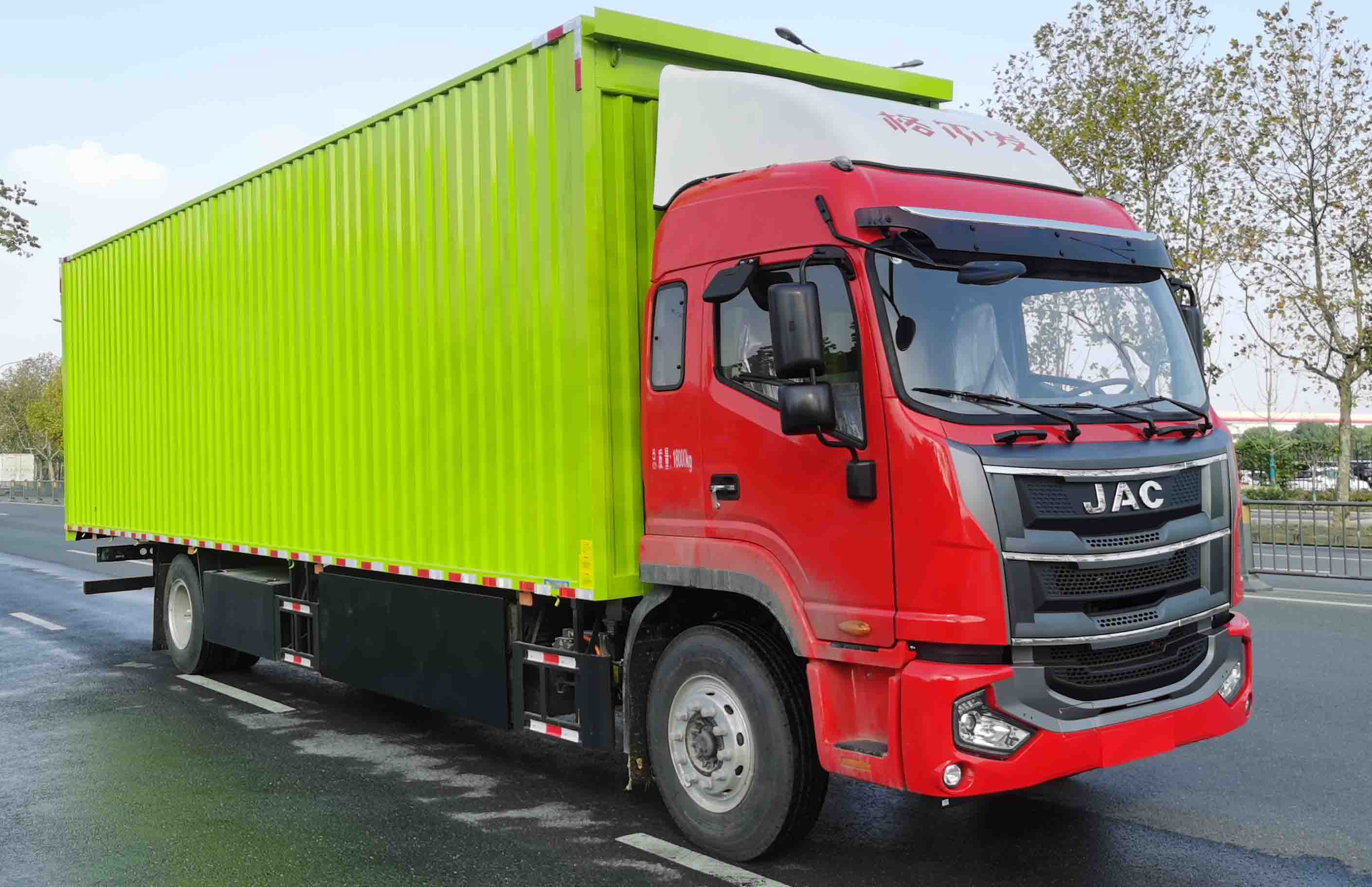 江淮牌HFC5186XYKEV01純電動翼開啟廂式車