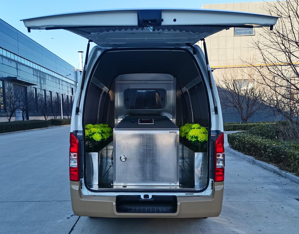 福田牌BJ5039XBY-K1殯儀車公告圖片