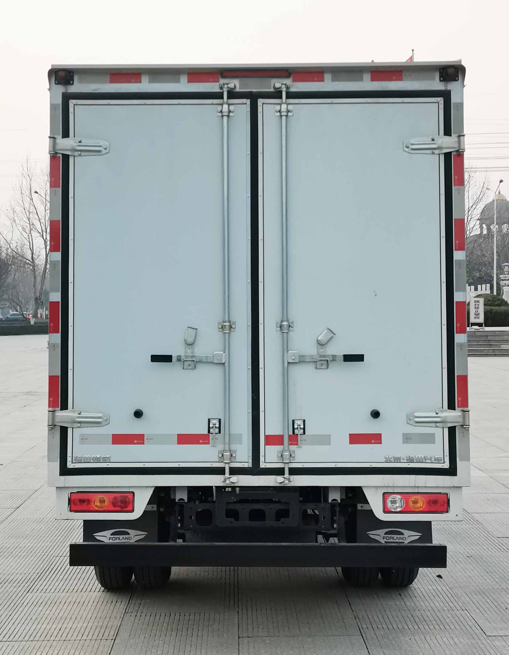 福田牌BJ5035XXY5JV5-24廂式運(yùn)輸車(chē)公告圖片