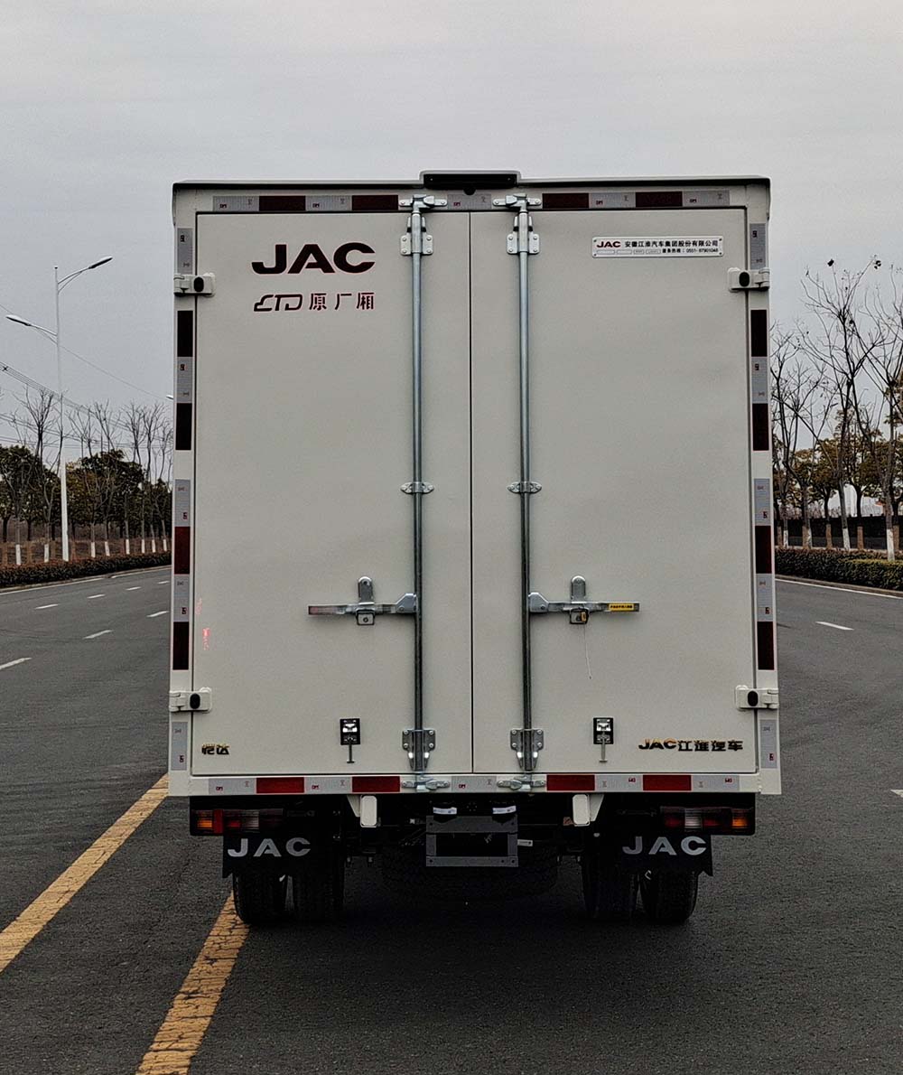 江淮牌HFC5036XXYPV3E5B4S-2廂式運(yùn)輸車公告圖片