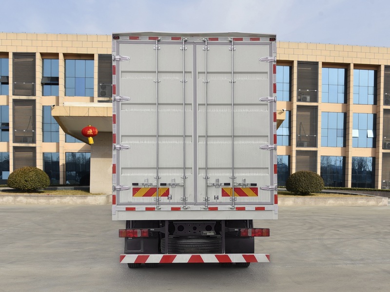 豪沃牌ZZ5257XXYN43CKF1廂式運輸車公告圖片