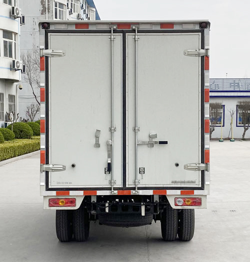 福田牌BJ5035XXY3JV6-28廂式運輸車公告圖片