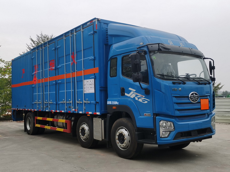 永強(qiáng)牌YQ5260XRYQ2易燃液體廂式運(yùn)輸車