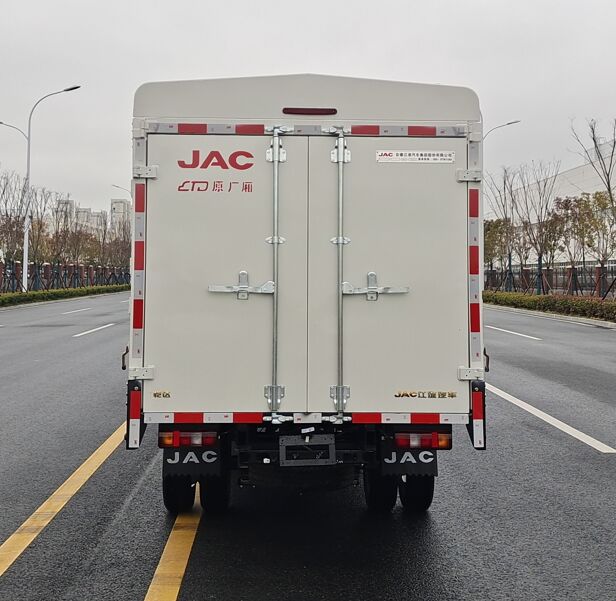 江淮牌HFC5036CCYPV3E4C1S-3倉柵式運(yùn)輸車公告圖片